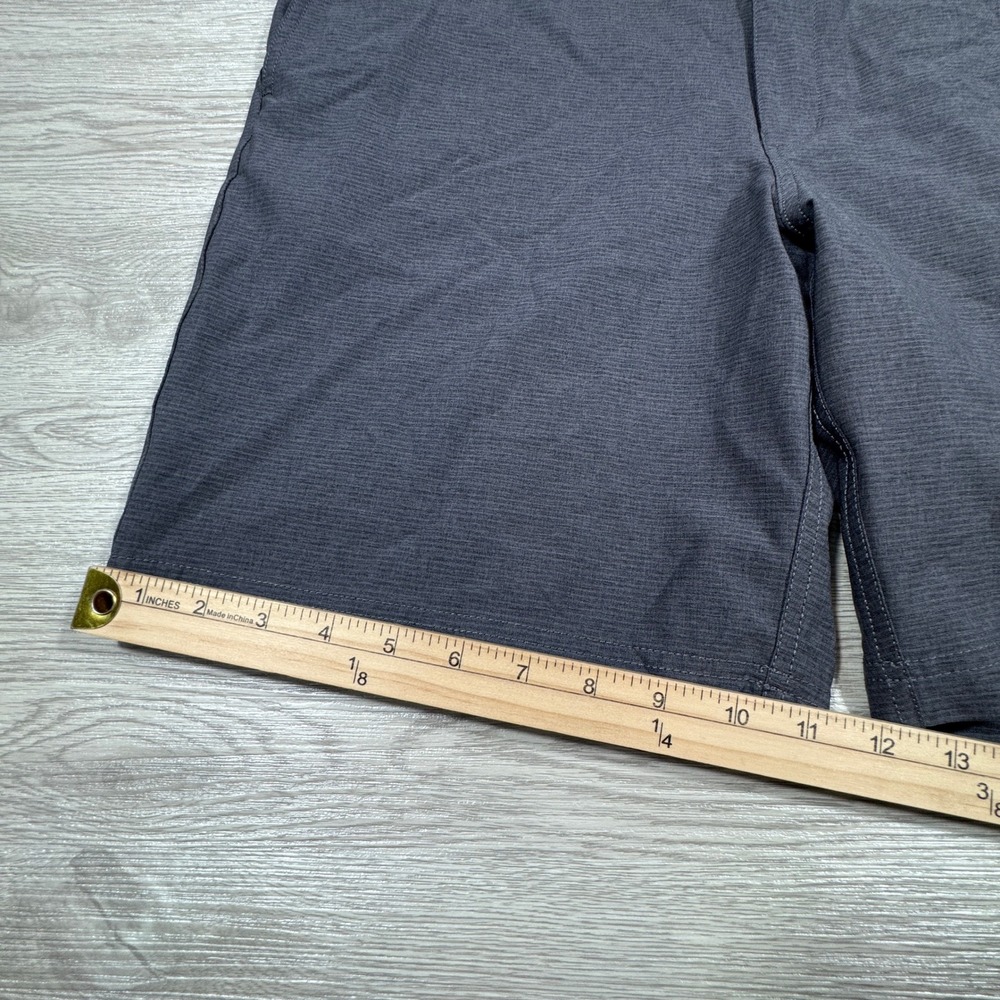 PGA Tour Men's Golf Shorts Gray Size 40 Flat Front Stretch Performance - Picture 2 of 8